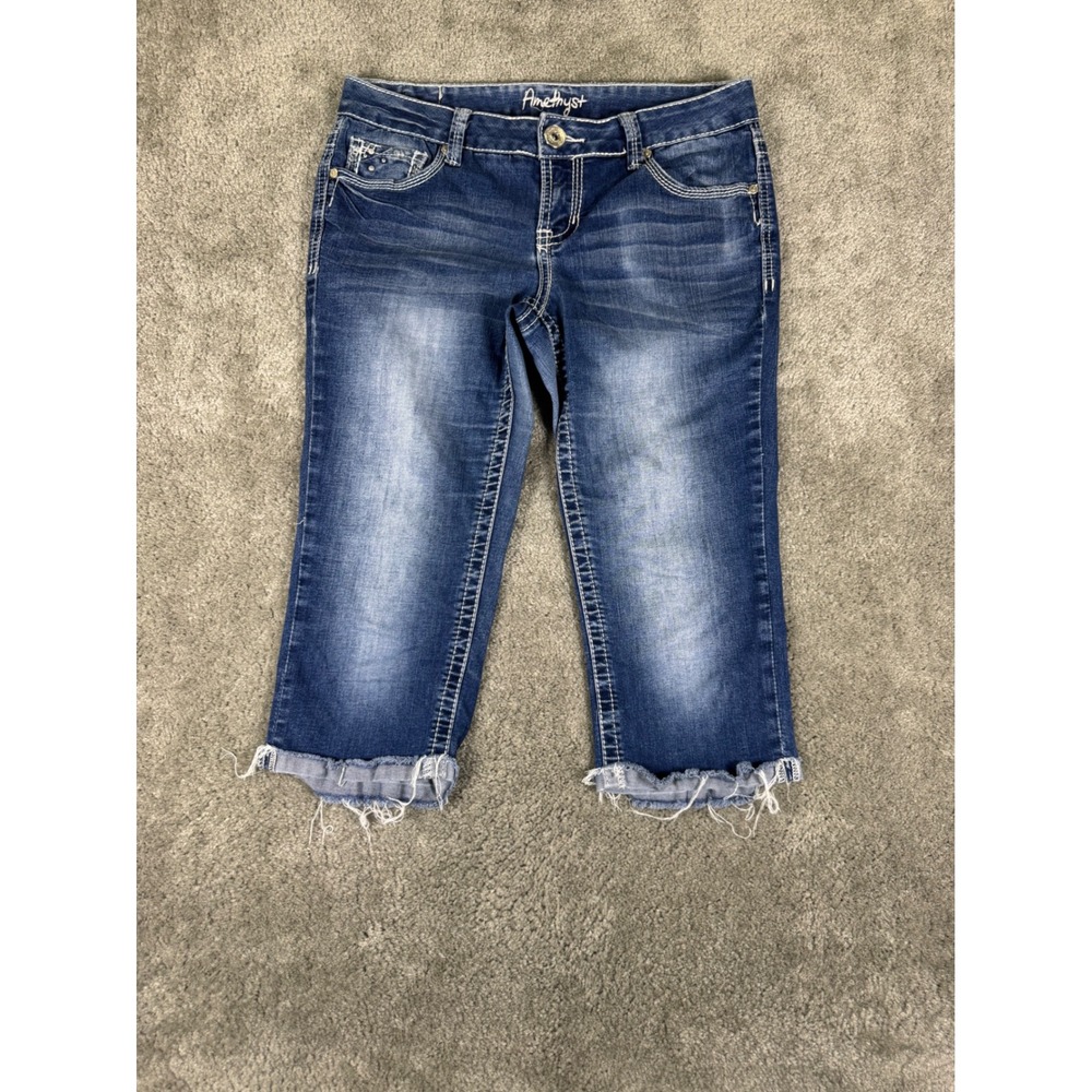 Amethyst Womens Size 9 Embroidered Frayed Hem Denim Capri Jeans Medium Wash Blue
